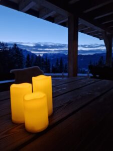 große Terrasse Tischtennis für große Gruppen Familien Firmen