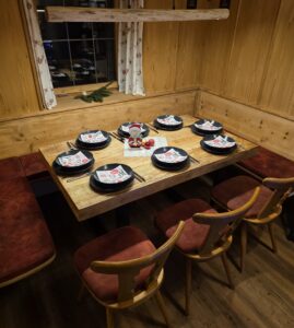 großer Tisch für große Gruppen Familien Firmen