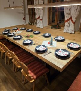 großer Tisch für große Gruppen Familien Firmen