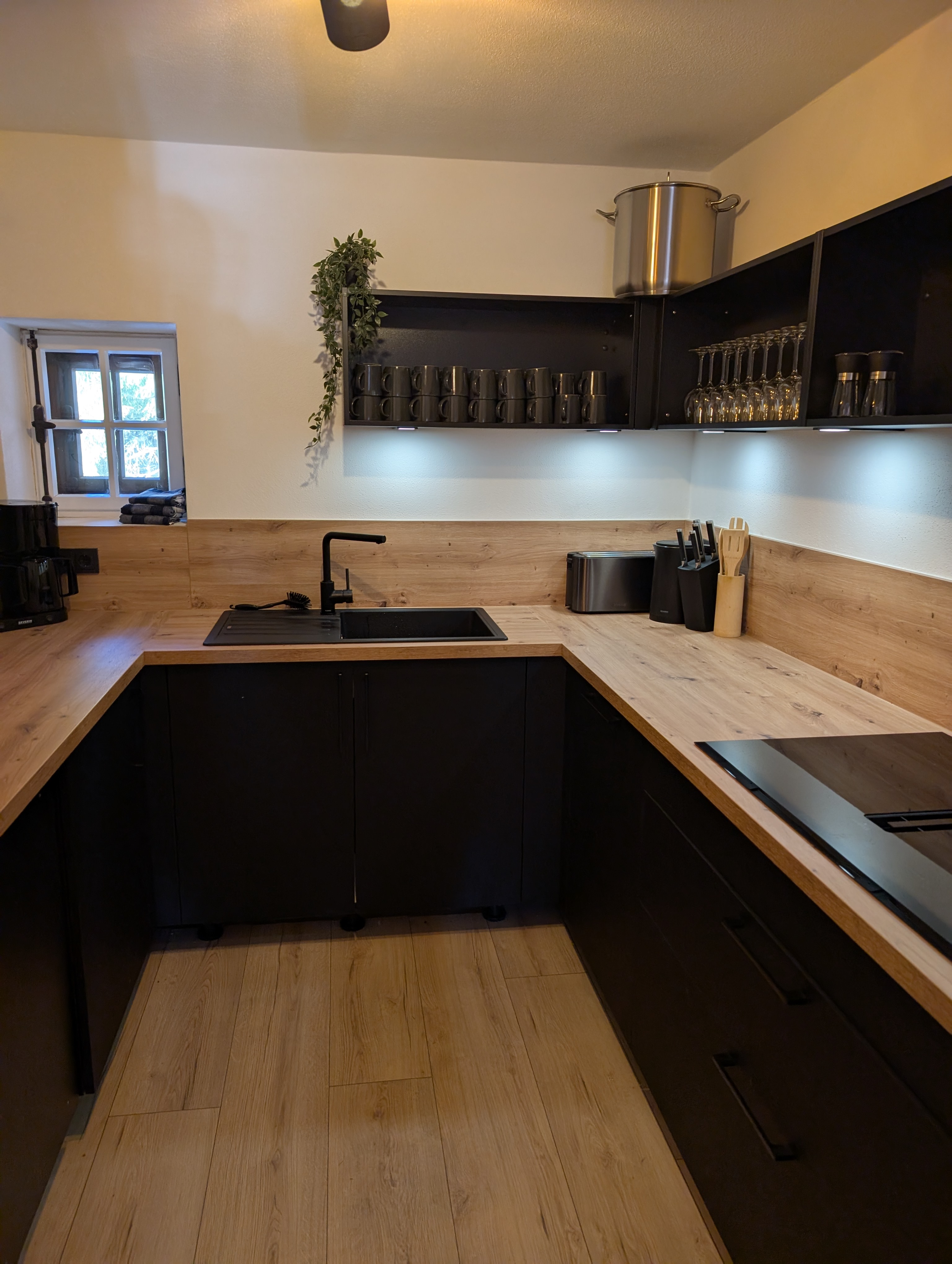 neue Küche voll ausgestattet für große Gruppen